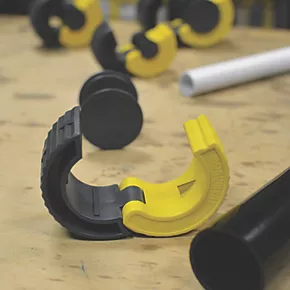 Monument Tools 42mm Manual Plastic Pipe Cutter 4 Monument Tools 42mm Manual Plastic Pipe Cutter - Image 2